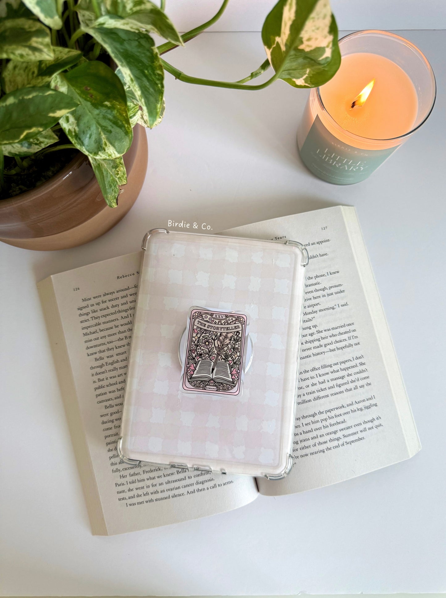 Romance Storyteller Tarot Card MagSafe Kindle Grip | Bookish Accessory for Readers