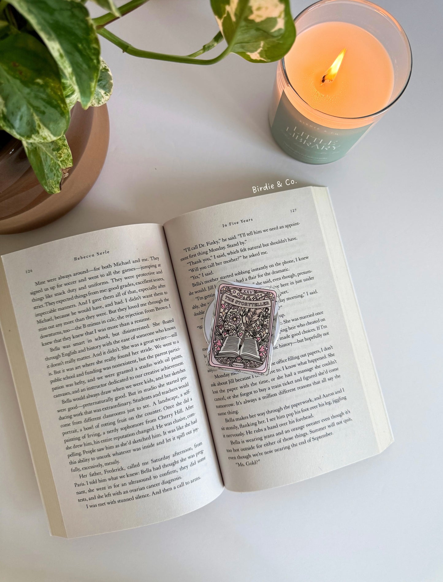 Romance Storyteller Tarot Card MagSafe Kindle Grip | Bookish Accessory for Readers