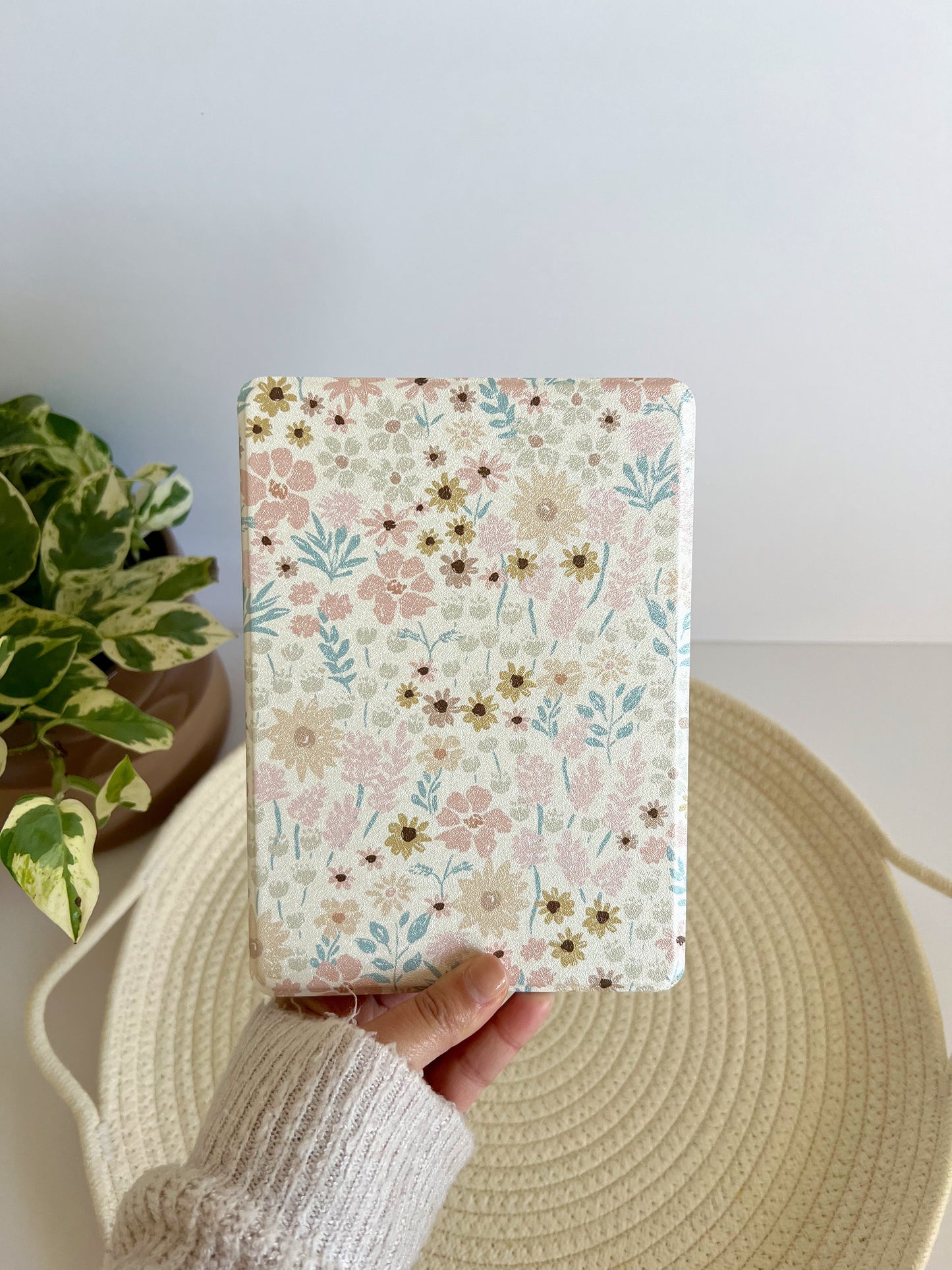 Neutral Spring Floral Kindle Case