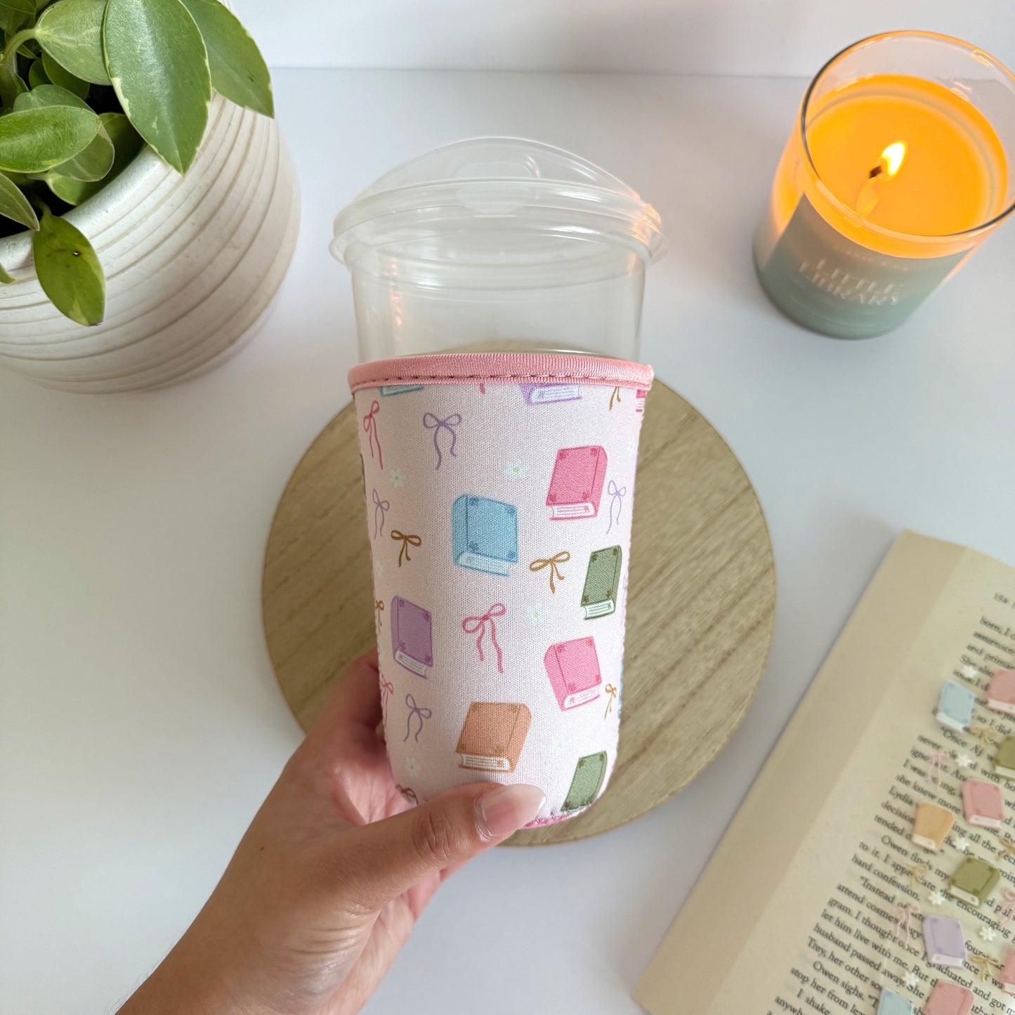 Pastel Book Lover Iced Coffee Sleeve – Reusable Cup Holder for Bookworms & Coffee Lovers
