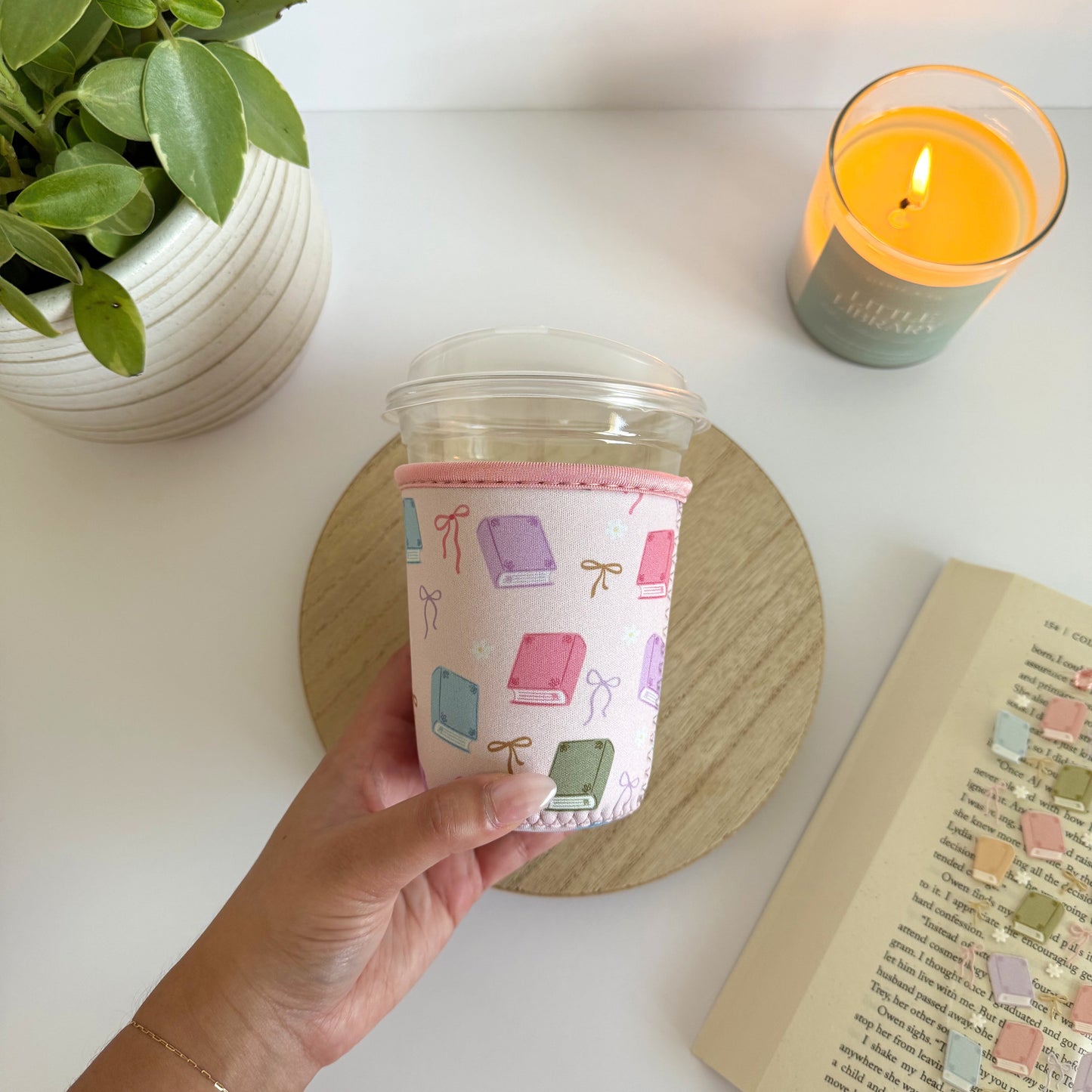 Pastel Book Lover Iced Coffee Sleeve – Reusable Cup Holder for Bookworms & Coffee Lovers