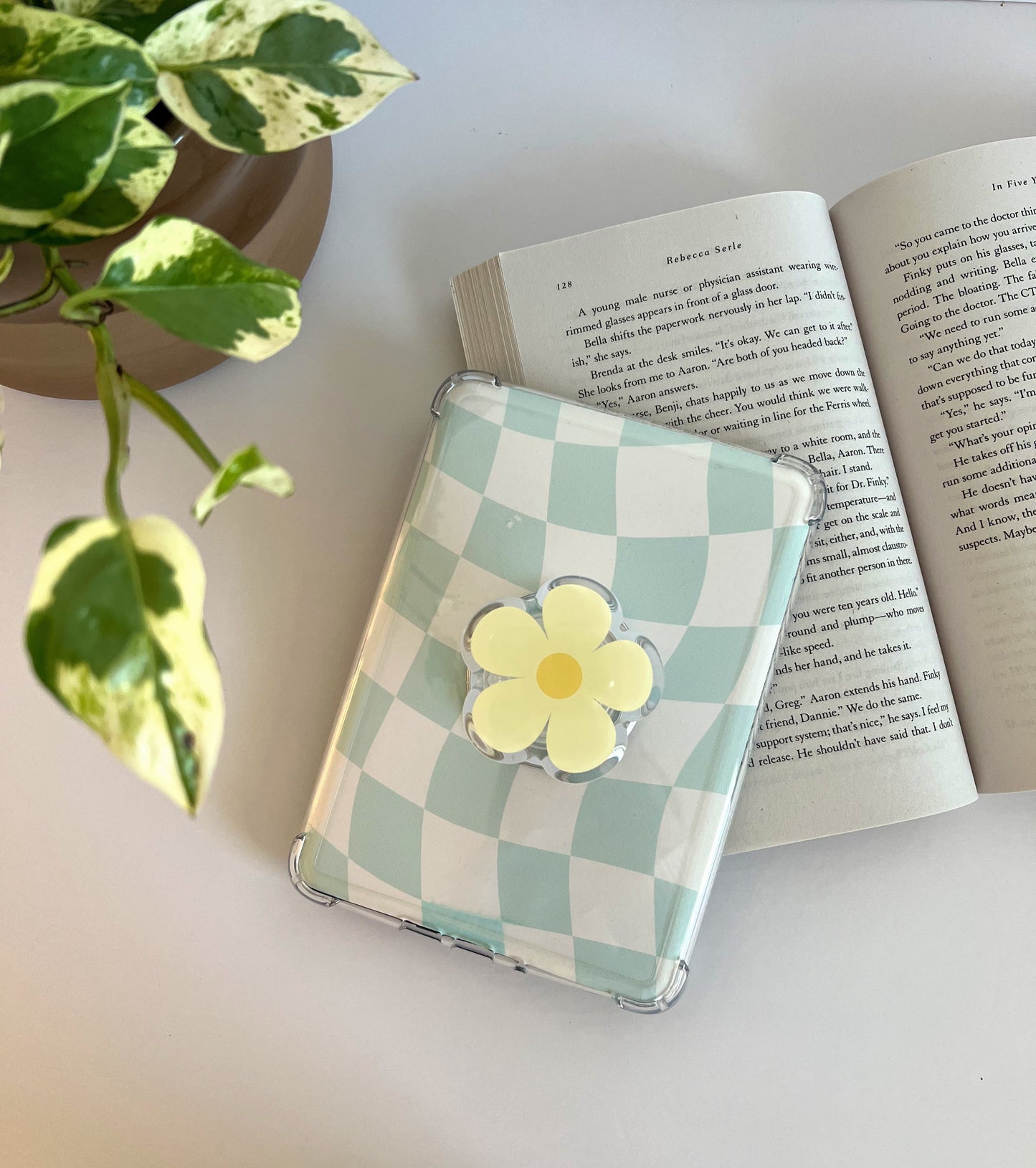 Yellow Flower Kindle Grip
