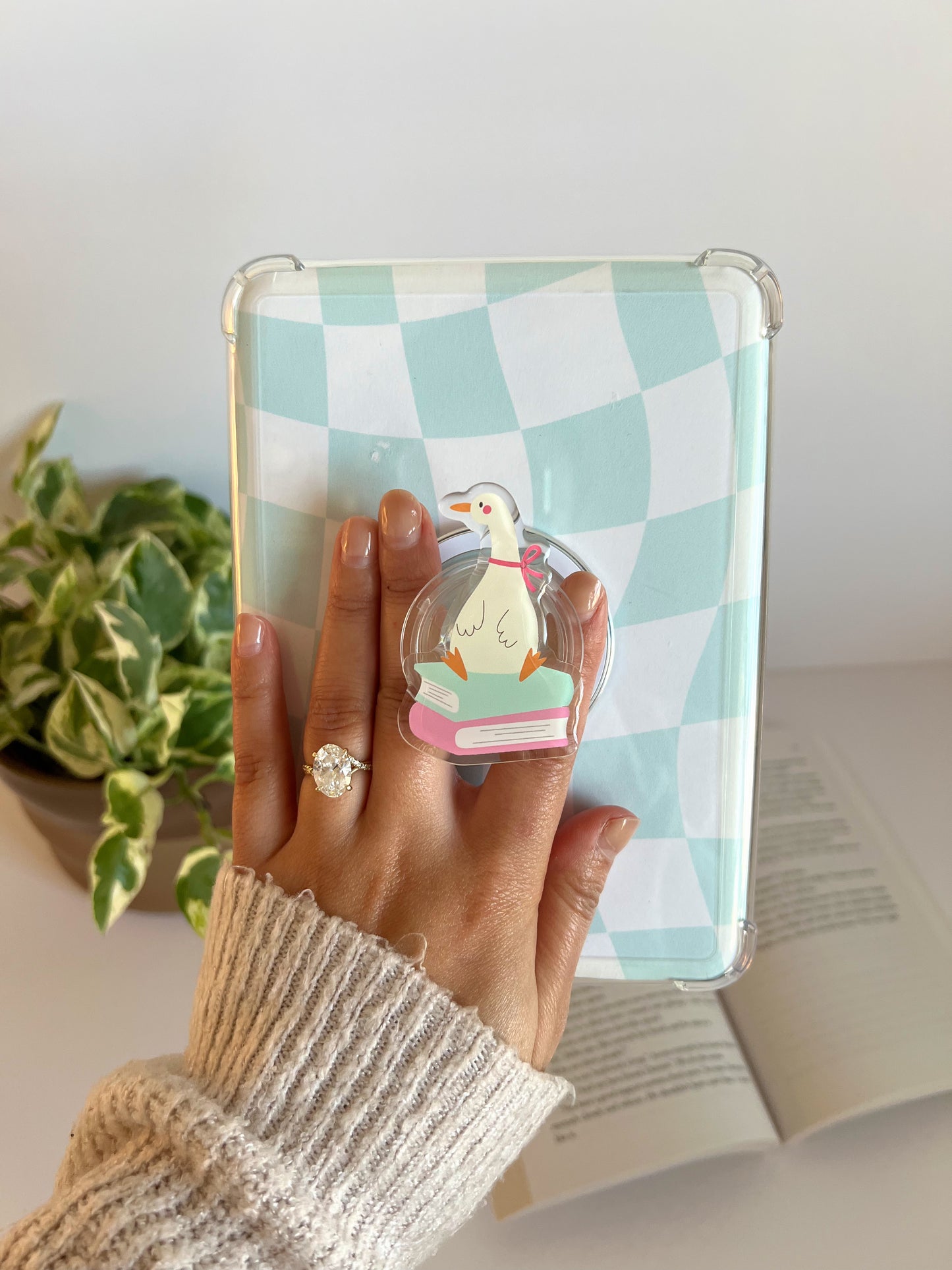 Reading Goose Kindle Grip
