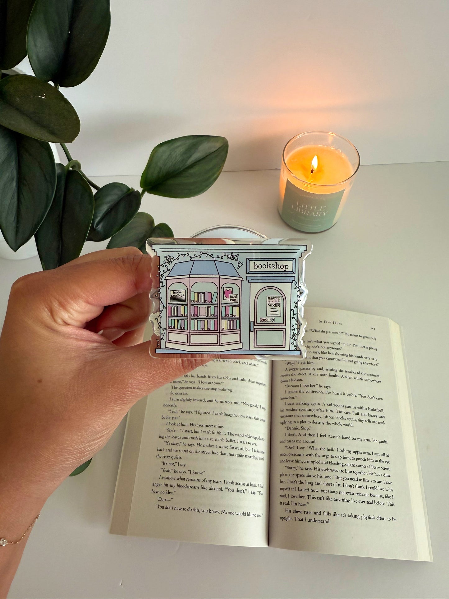 Bookstore Kindle Grip