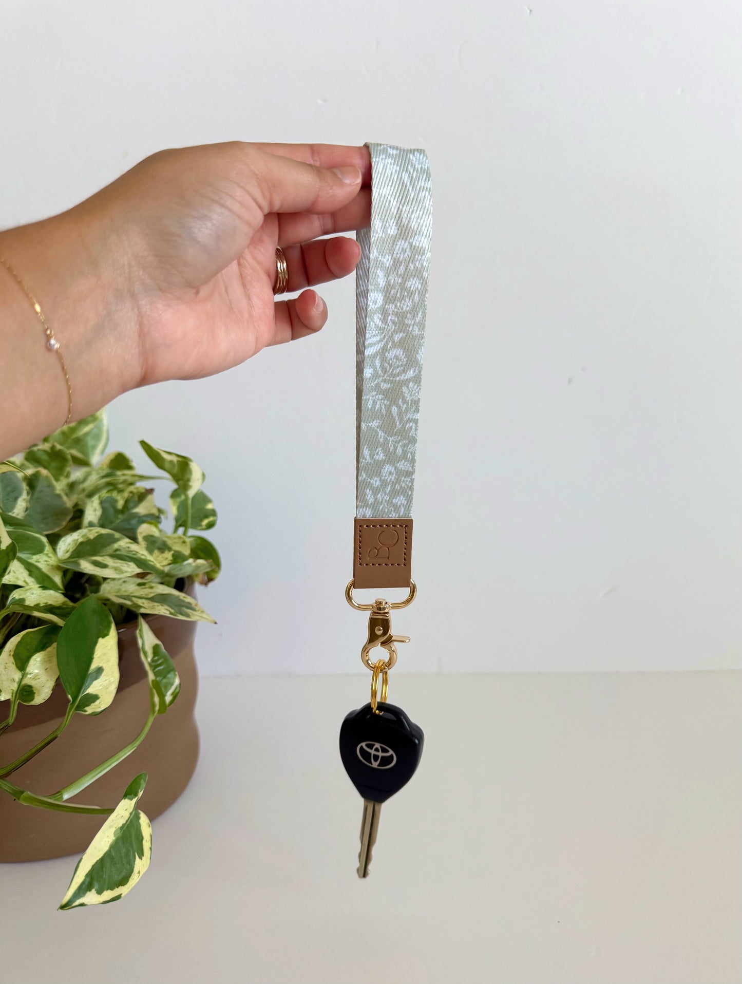 Ditsy Green Floral Wristlet Keychain