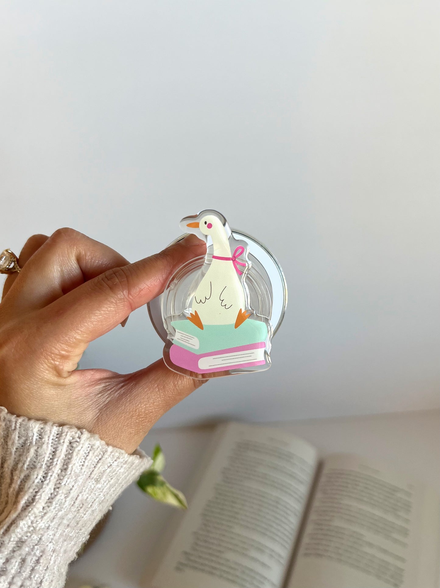 Reading Goose Kindle Grip