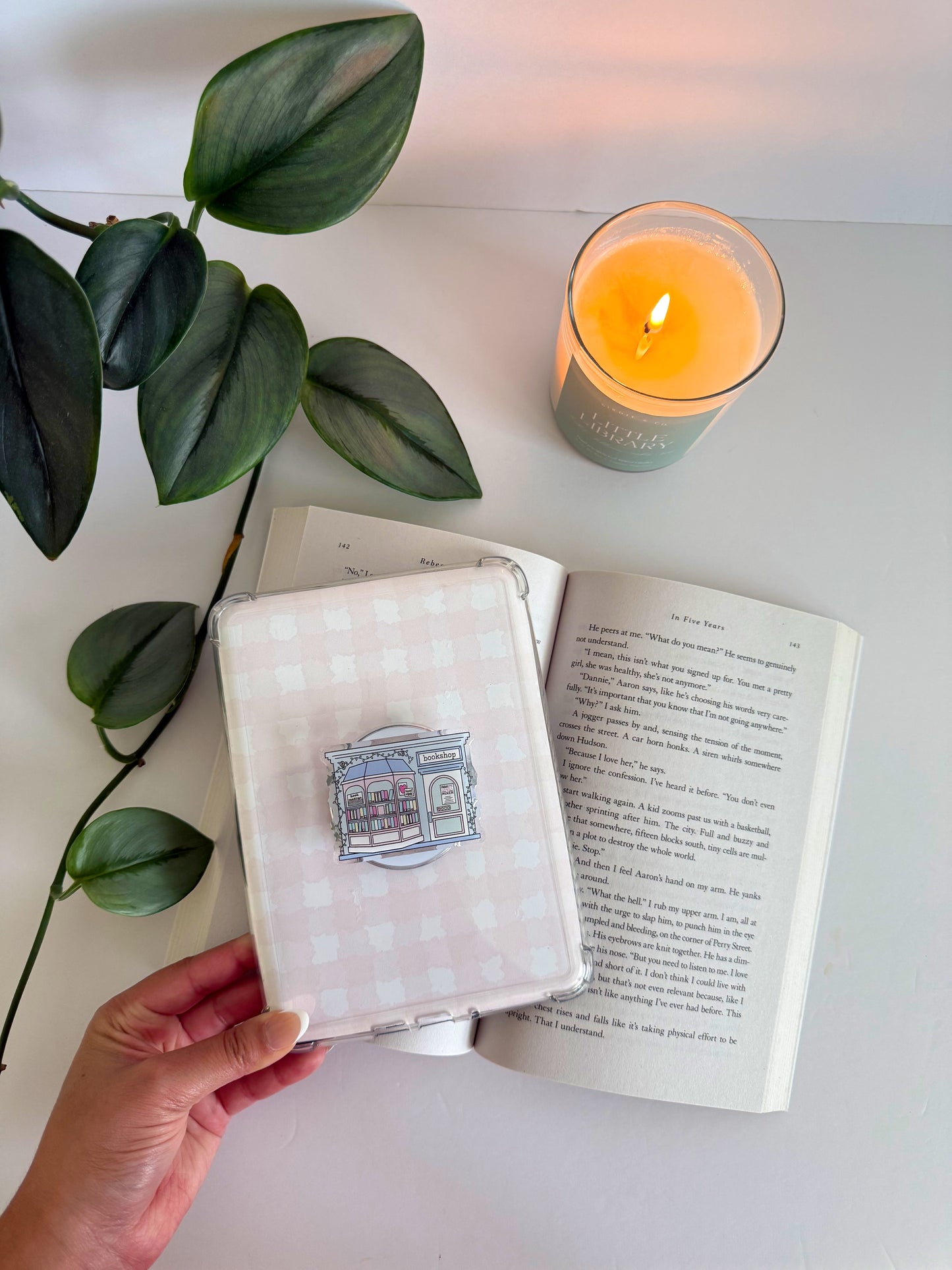 Bookstore Kindle Grip