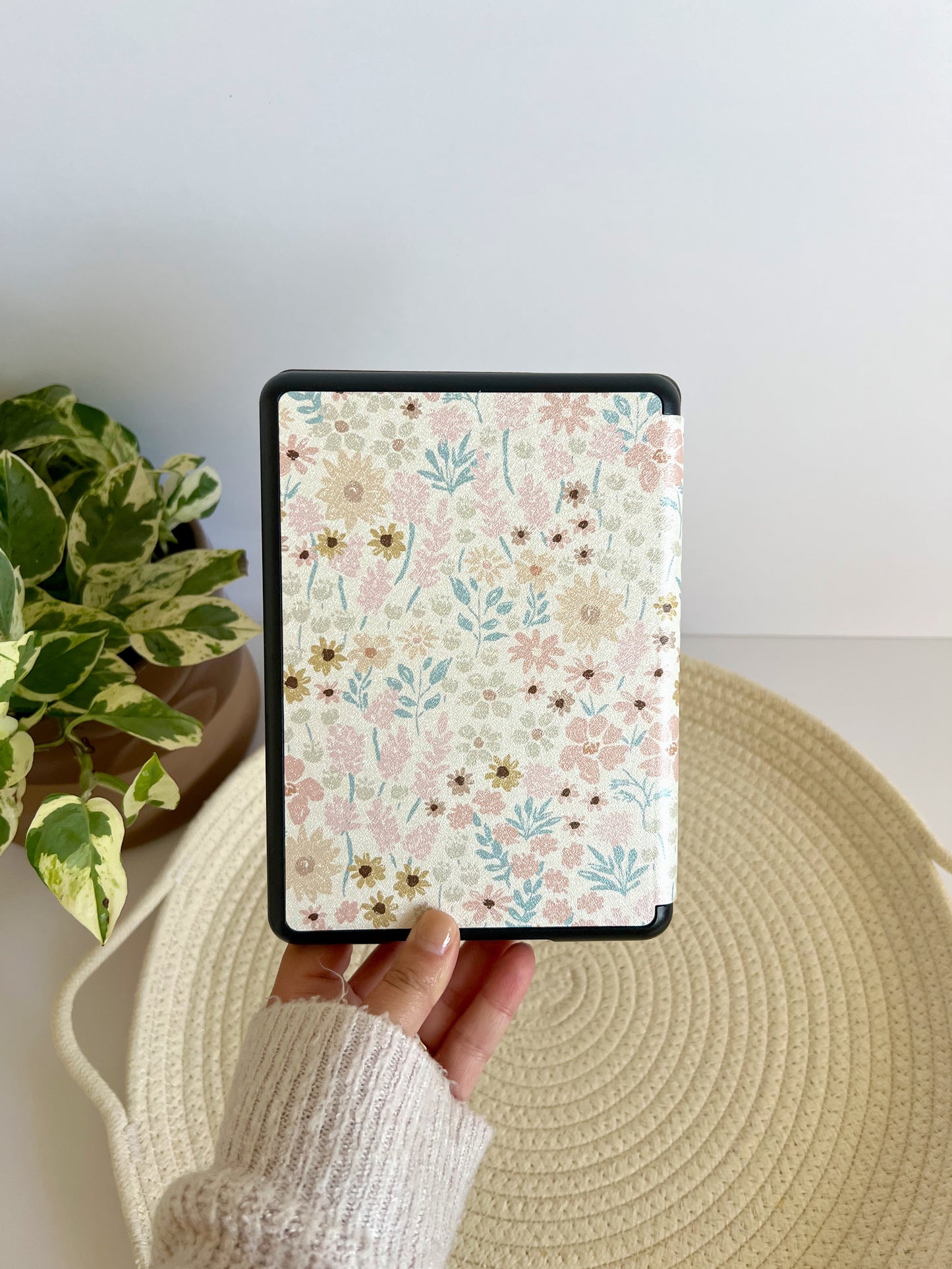 Neutral Spring Floral Kindle Case