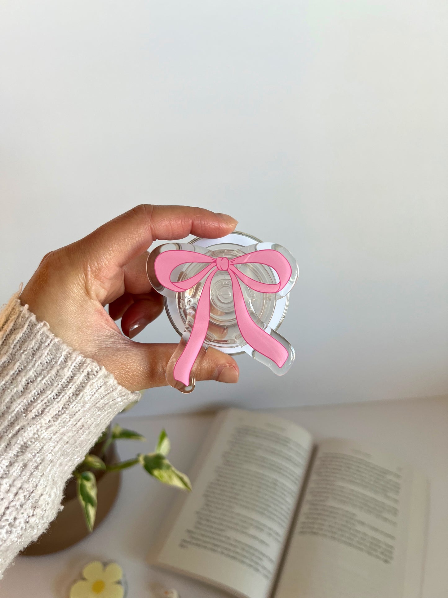 Pink Bow Kindle Grip