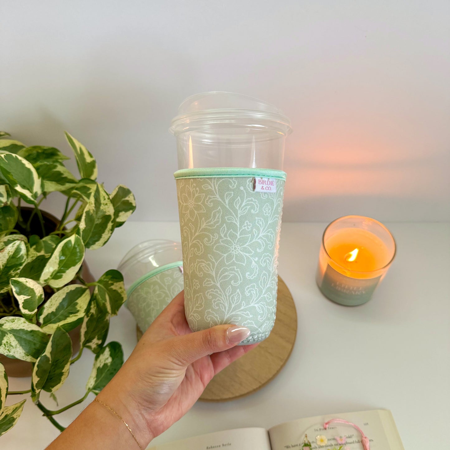 Dainty Green Floral Iced Coffee Sleeve – Reusable Cup Holder for Coffee Lovers