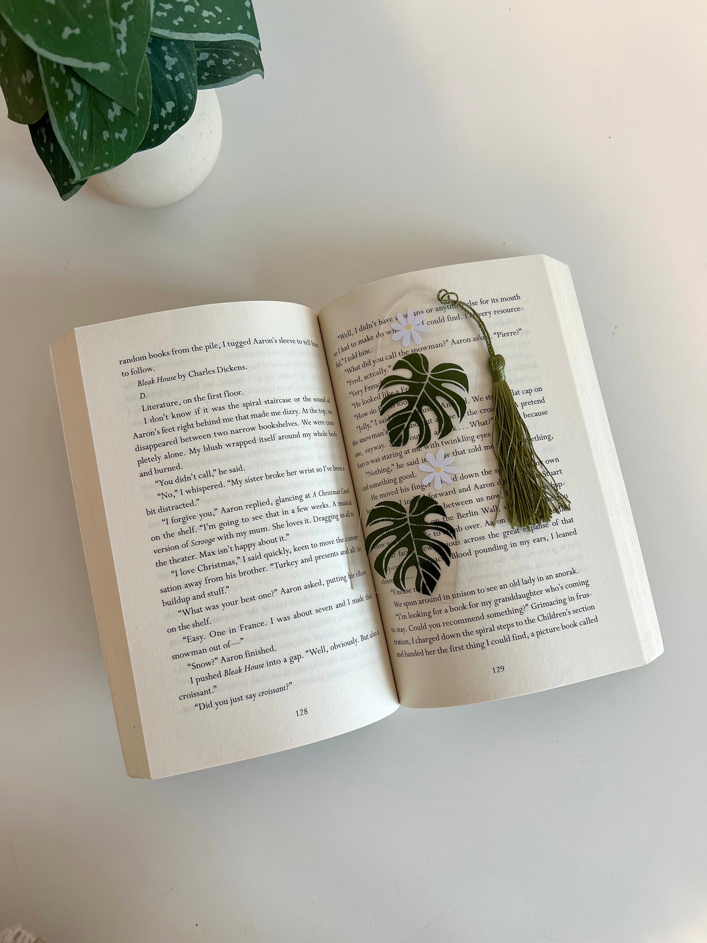 Monstera Leaf Bookmark