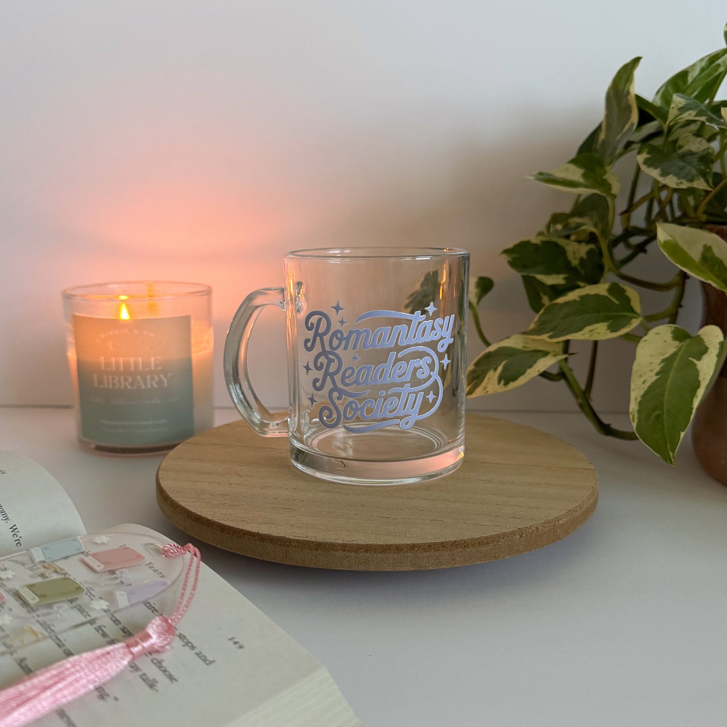 Romantasy Reader Society Bookish Glass Mug – Aesthetic Clear Mug for Coffee & Book Lovers