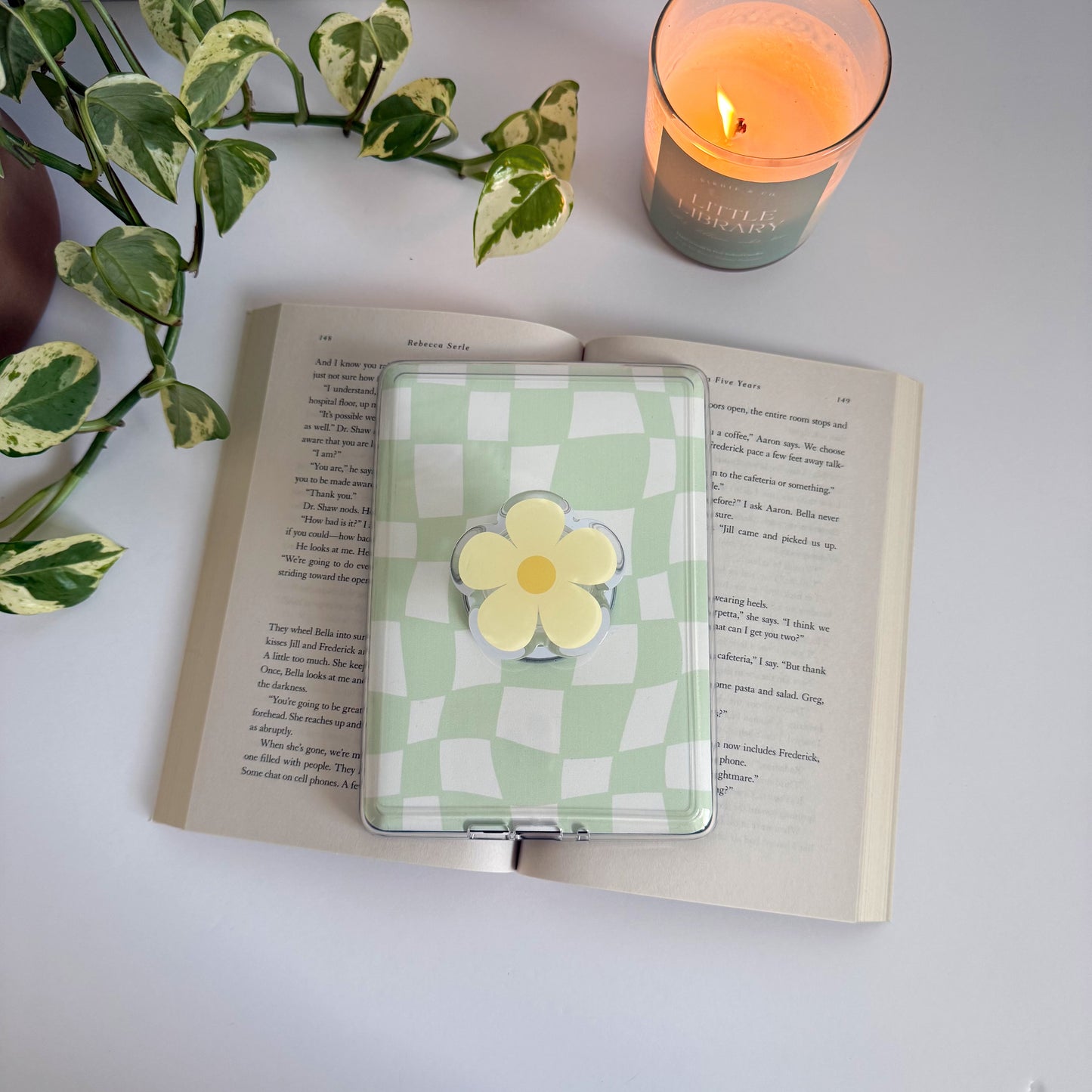 Wavy Checker Kindle Insert