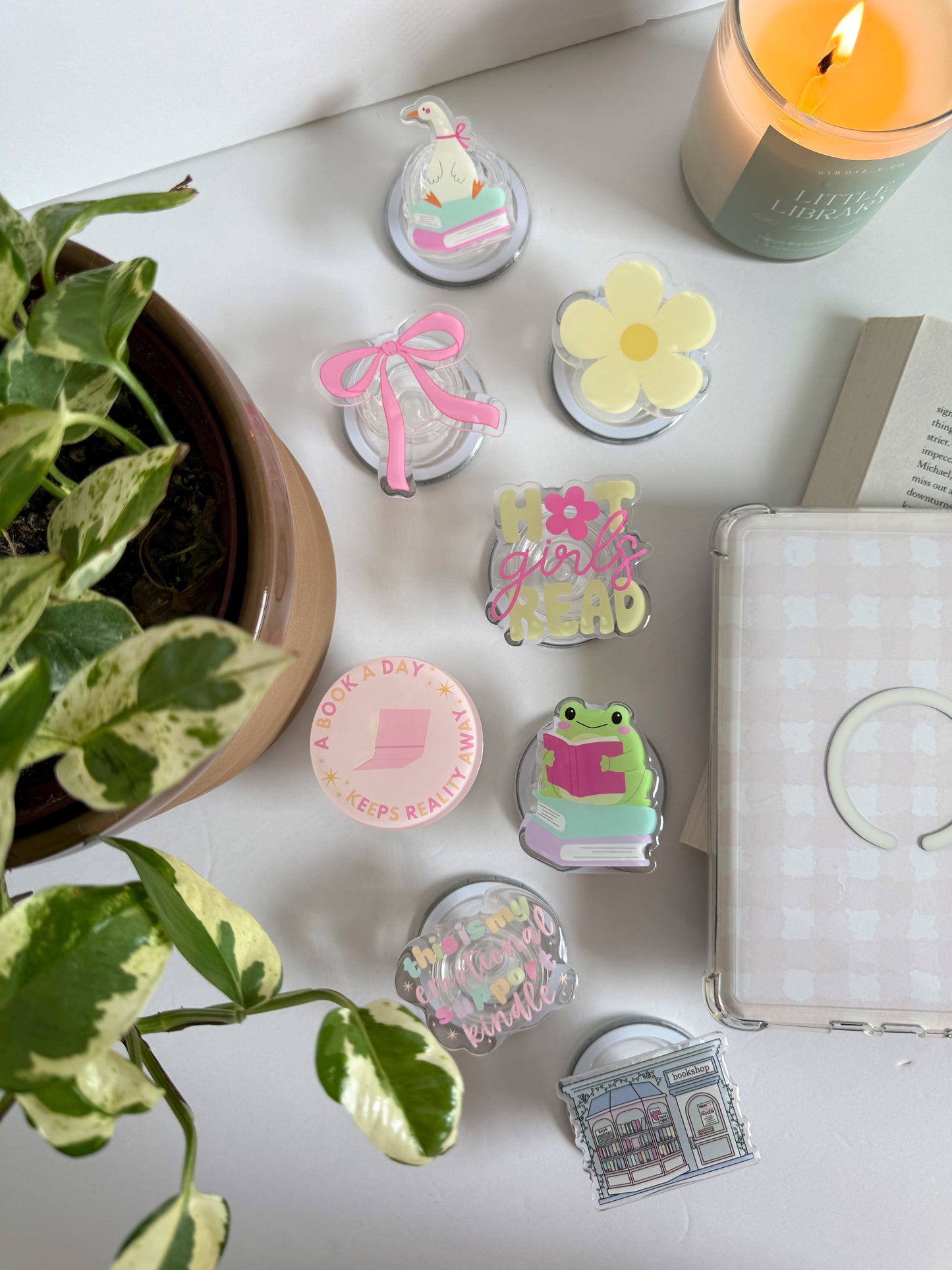 Hot Girls Read Kindle Grip | MagSafe Kindle & E-Reader Grip – Trendy Book Accessory