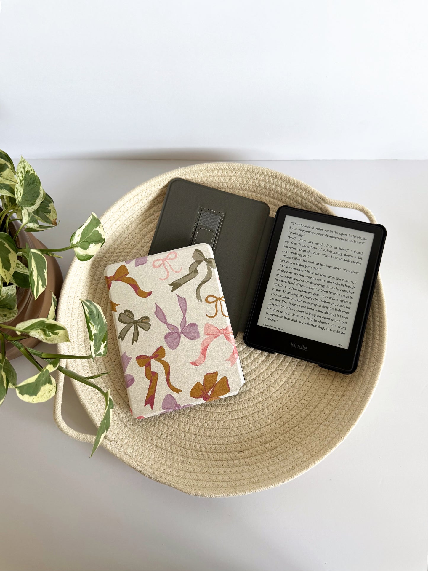 Pastel Bows Kindle Paperwhite Case – Cute Bookish Cover for Readers & Book Lovers