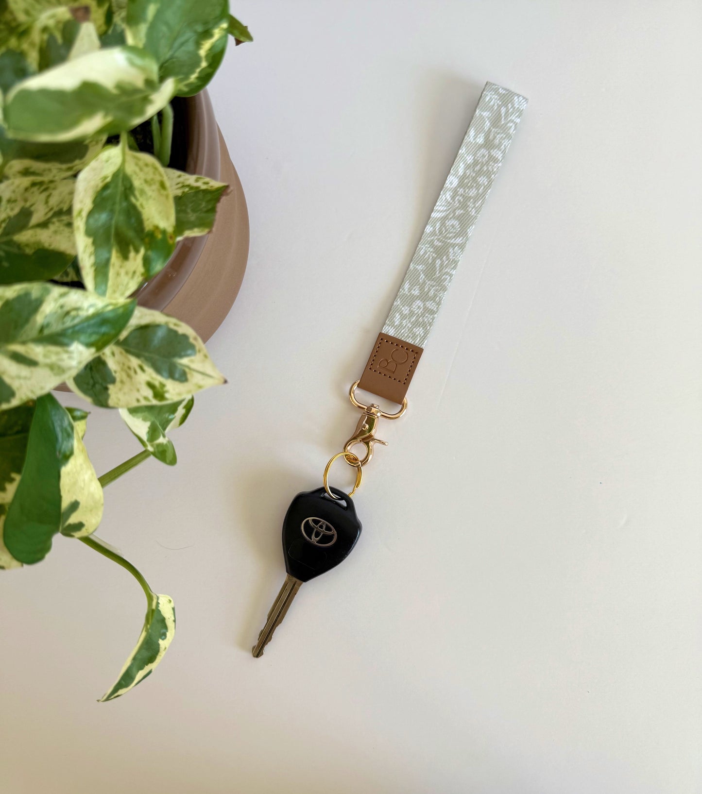 Ditsy Green Floral Wristlet Keychain