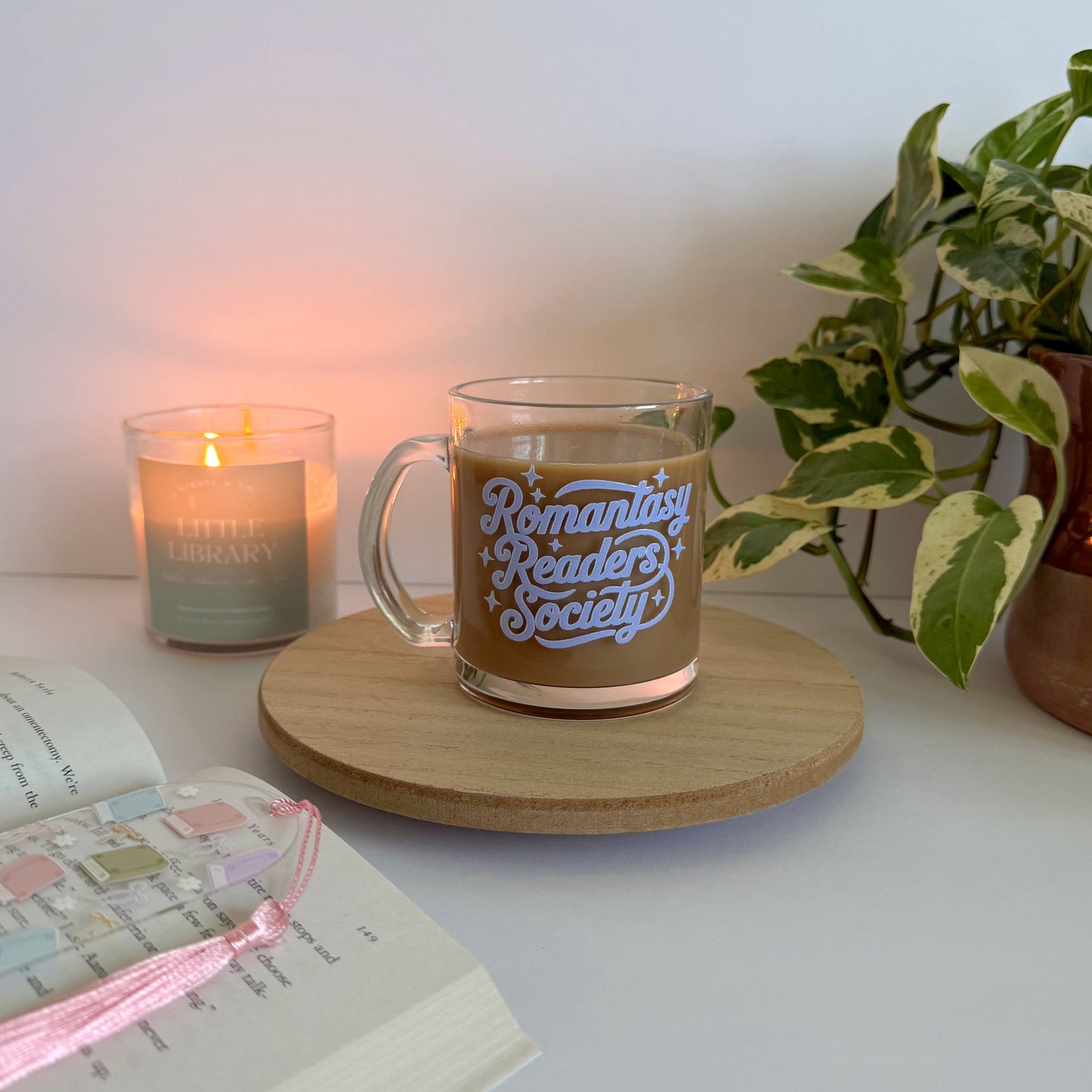 Romantasy Reader Society Bookish Glass Mug – Aesthetic Clear Mug for Coffee & Book Lovers