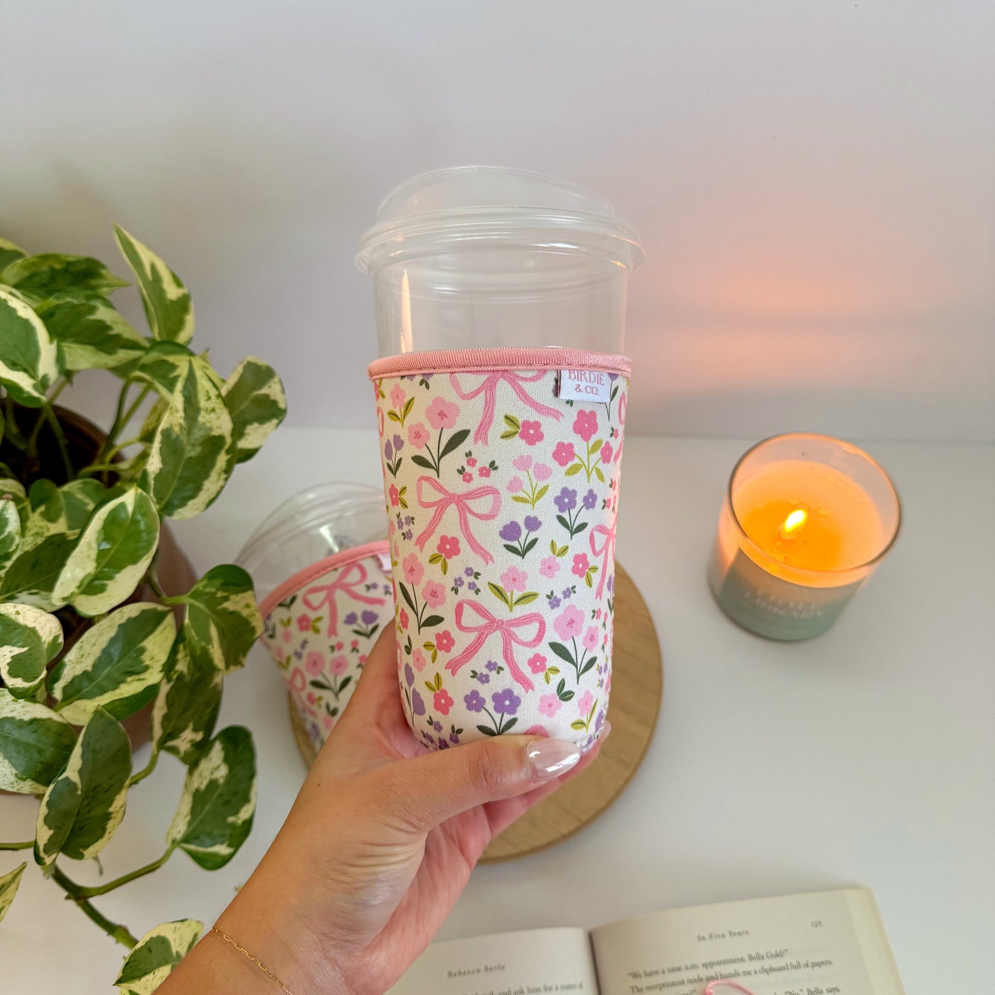 Coquette Bows & Flowers Iced Coffee Sleeve – Reusable Cup Holder for Coffee Lovers