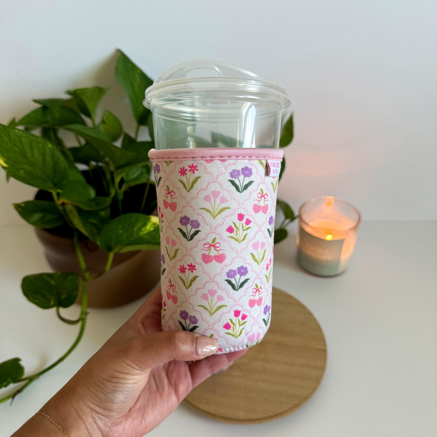 Neutral Diamond Floral Iced Coffee Sleeve, Reusable Cup Holder for Coffee Lover