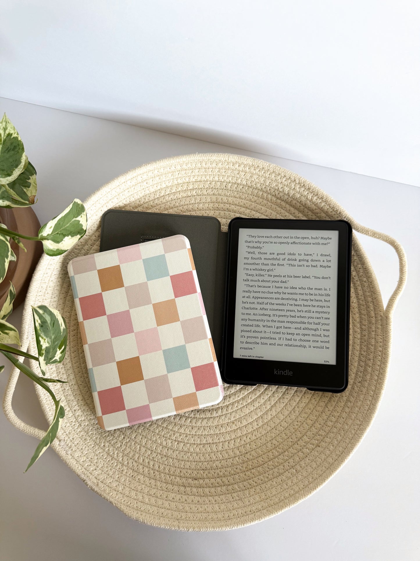 Pastel Checkered Kindle Paperwhite Case – Cute Bookish Cover for Readers & Book Lovers
