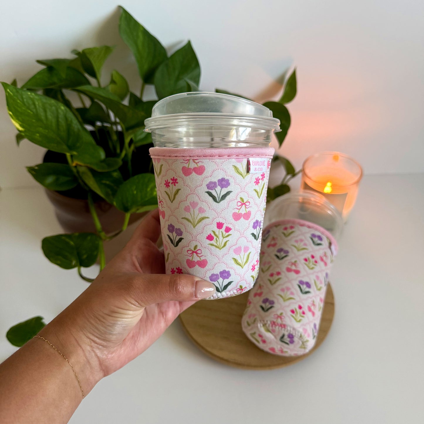 Neutral Diamond Floral Iced Coffee Sleeve, Reusable Cup Holder for Coffee Lover