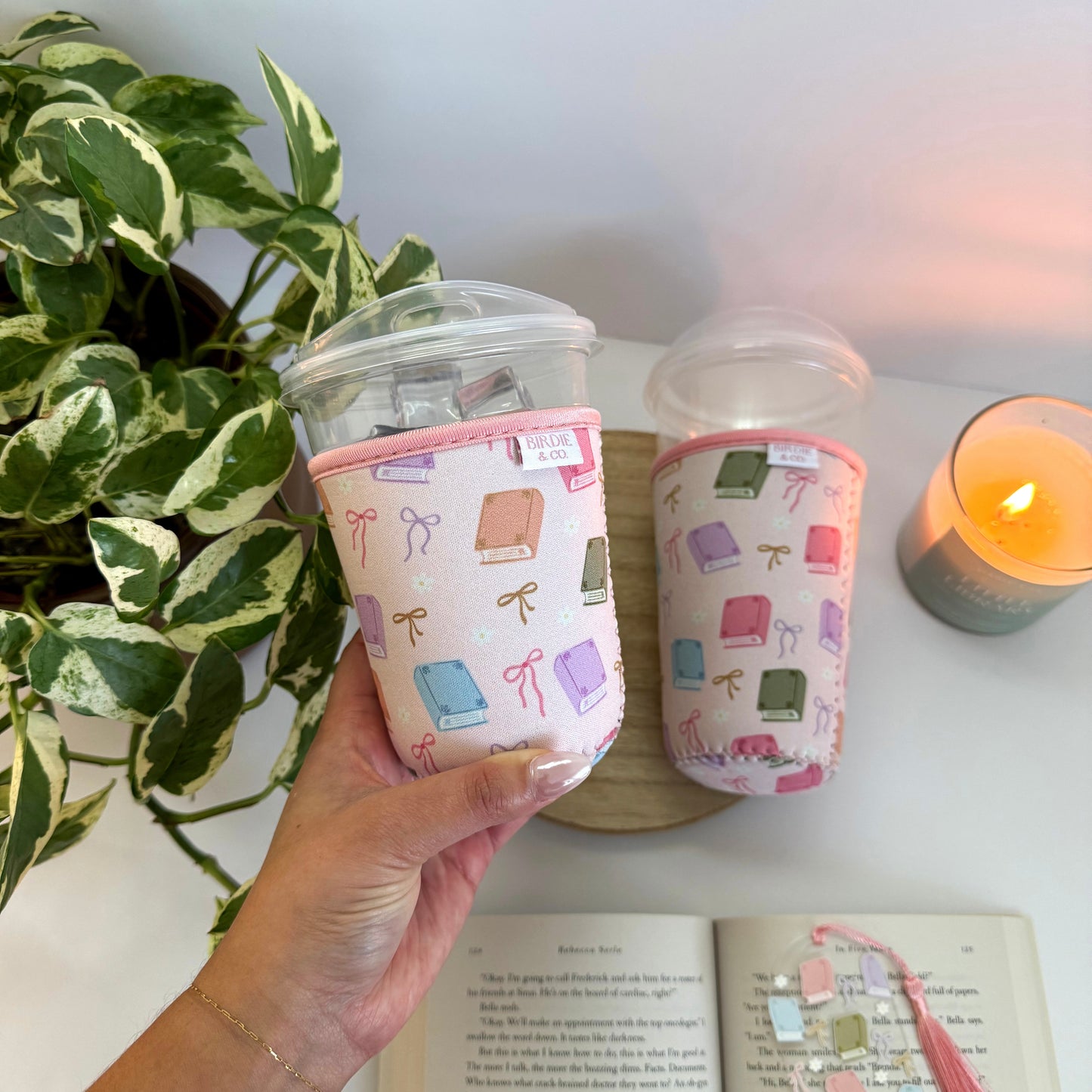 Pastel Book Lover Iced Coffee Sleeve – Reusable Cup Holder for Bookworms & Coffee Lovers